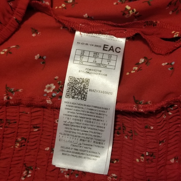 Guess Crossover Crop Top Size XS Red Floral - Picture 3 of 6